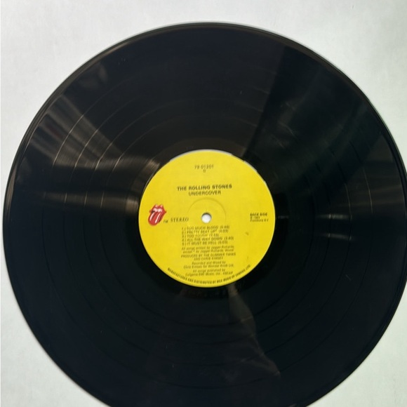 Rolling Stones - undercover - vintage vinyl record - condition is G+ - Picture 3 of 4